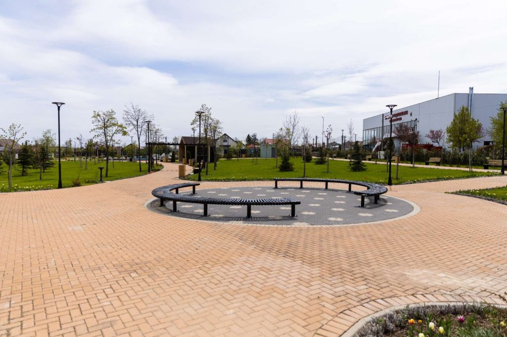 Parc Dumbrăveni — fotografie 1